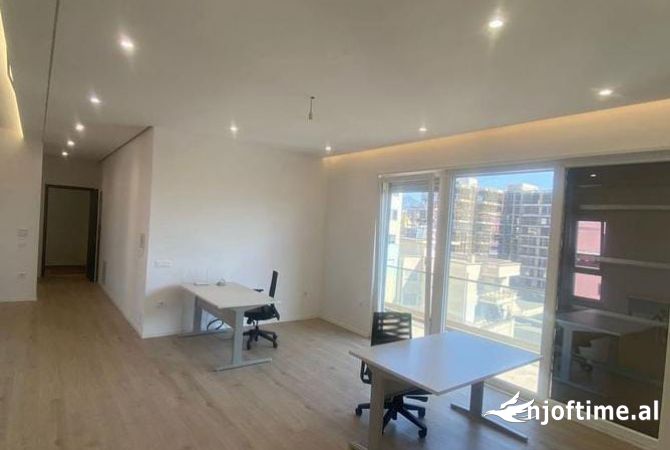 Ambient biznesi me qera 3+1 ne Tirane - 1,500 Euro