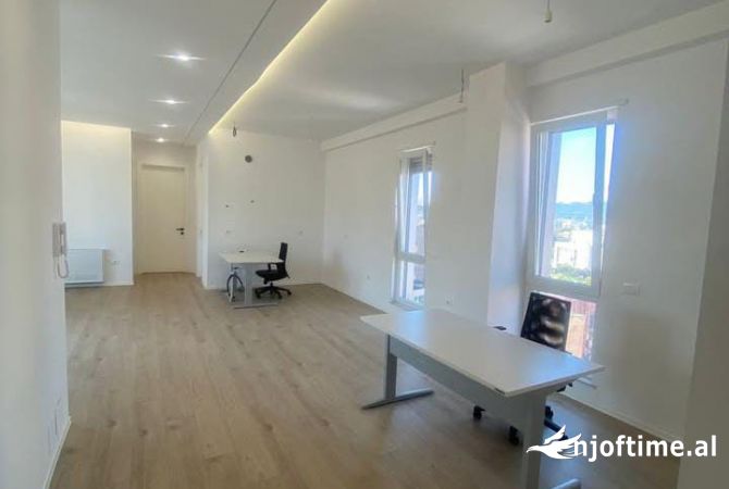 Ambient biznesi me qera 3+1 ne Tirane - 1,500 Euro