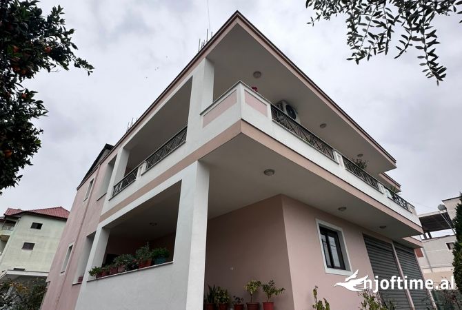 Shtepi ne shitje 3+1 ne Tirane - 365,000 Euro