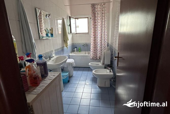Shtepi ne shitje 3+1 ne Tirane - 365,000 Euro