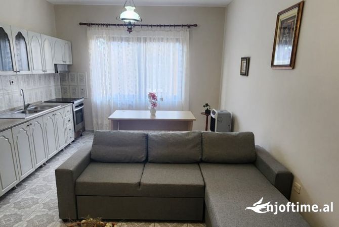 Shtepi me qera 1+1 ne Tirane - 450 Euro