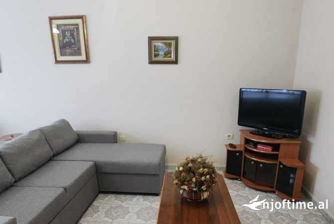 Shtepi me qera 1+1 ne Tirane - 450 Euro