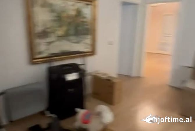 Shtepi ne shitje Apartament ne Tirane, 3+1, Mobilimi Bosh, pa mobiluar, Pagesa 200,000  Euro.