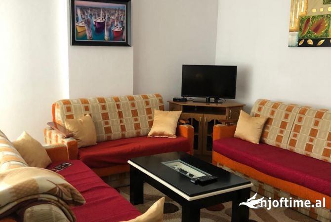 Shtepi me qera 2+1 ne Tirane - 350 Euro