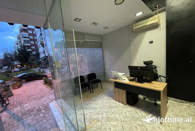 Ambient biznesi me qera 3+1 ne Tirane - 300 Euro