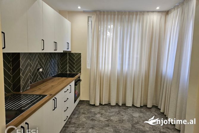 Shtepi ne shitje Apartament ne Tirane, 2+1, Mobilimi E mobiluar, Pagesa 140,000  Euro.
