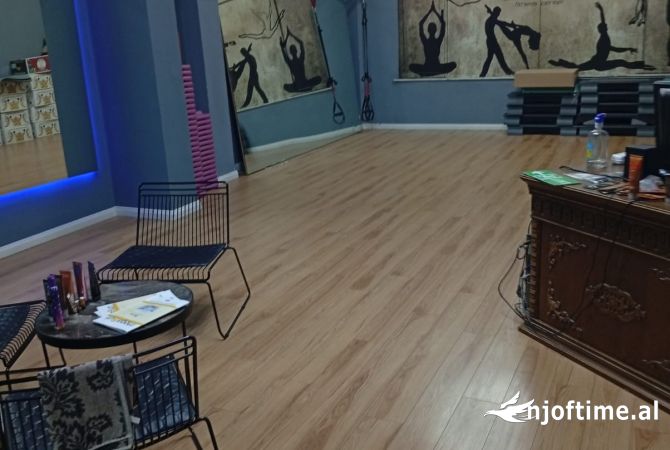 Ambient biznesi me qera 1+1 ne Tirane - 1,200 Euro