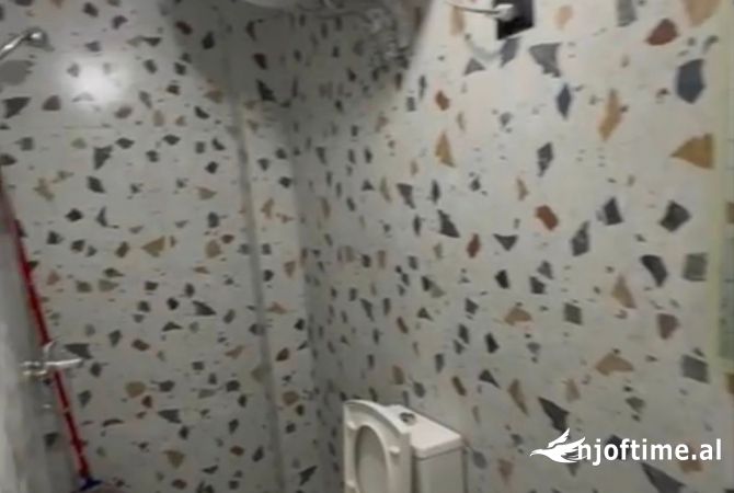 Shtepi ne shitje Apartament ne Tirane, 2+1, Mobilimi Bosh, pa mobiluar, Pagesa 160,000  Euro.