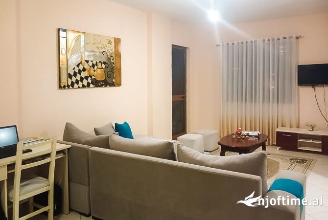 Shtepi ne shitje Apartament ne Tirane, 1+1, Mobilimi Pjeserisht e mobiluar, Pagesa 105,000  Euro.