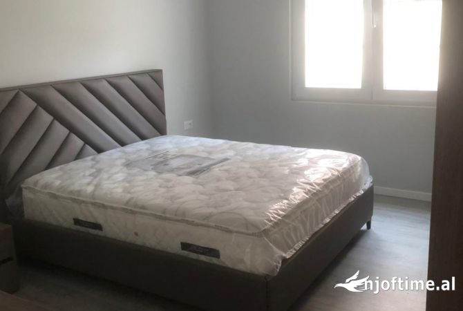 Shtepi me qera 2+1 ne Tirane - 1,100 Euro