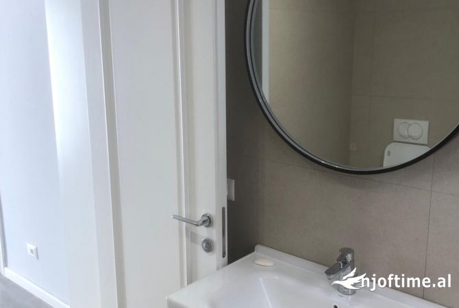 Shtepi me qera Apartament ne Tirane, 2+1, Mobilimi E mobiluar, Pagesa 1,100  Euro.