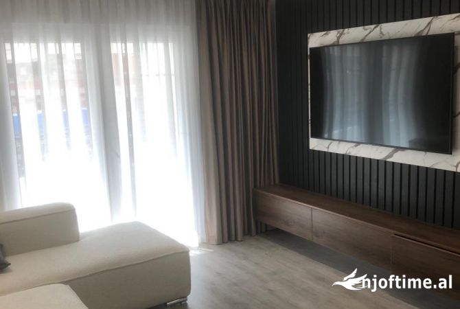 Shtepi me qera Apartament ne Tirane, 2+1, Mobilimi E mobiluar, Pagesa 1,100  Euro.