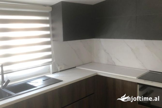 Shtepi me qera Apartament ne Tirane, 2+1, Mobilimi E mobiluar, Pagesa 1,100  Euro.