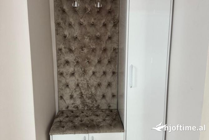 Shtepi me qera Apartament ne Tirane, 2+1, Mobilimi E mobiluar, Pagesa 500  Euro.