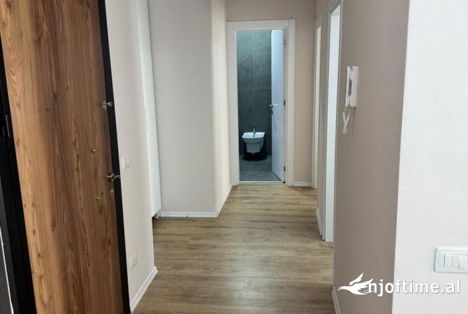 Shtepi me qera Apartament ne Tirane, 2+1, Mobilimi E mobiluar, Pagesa 500  Euro.