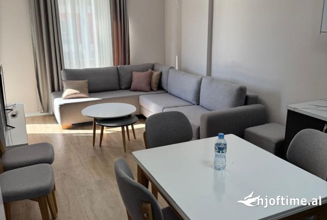 Shtepi me qera Apartament ne Tirane, 2+1, Mobilimi E mobiluar, Pagesa 500  Euro.