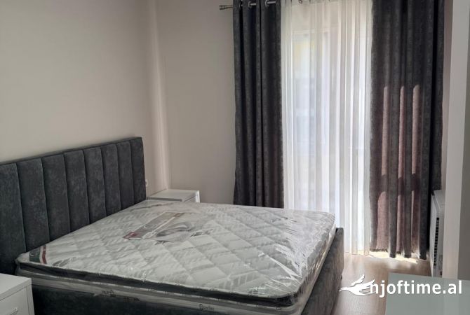 Shtepi me qera Apartament ne Tirane, 2+1, Mobilimi E mobiluar, Pagesa 500  Euro.