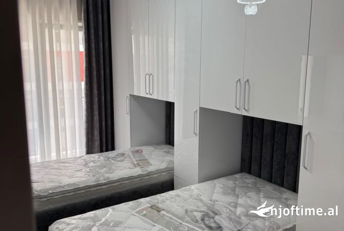 Shtepi me qera Apartament ne Tirane, 2+1, Mobilimi E mobiluar, Pagesa 500  Euro.