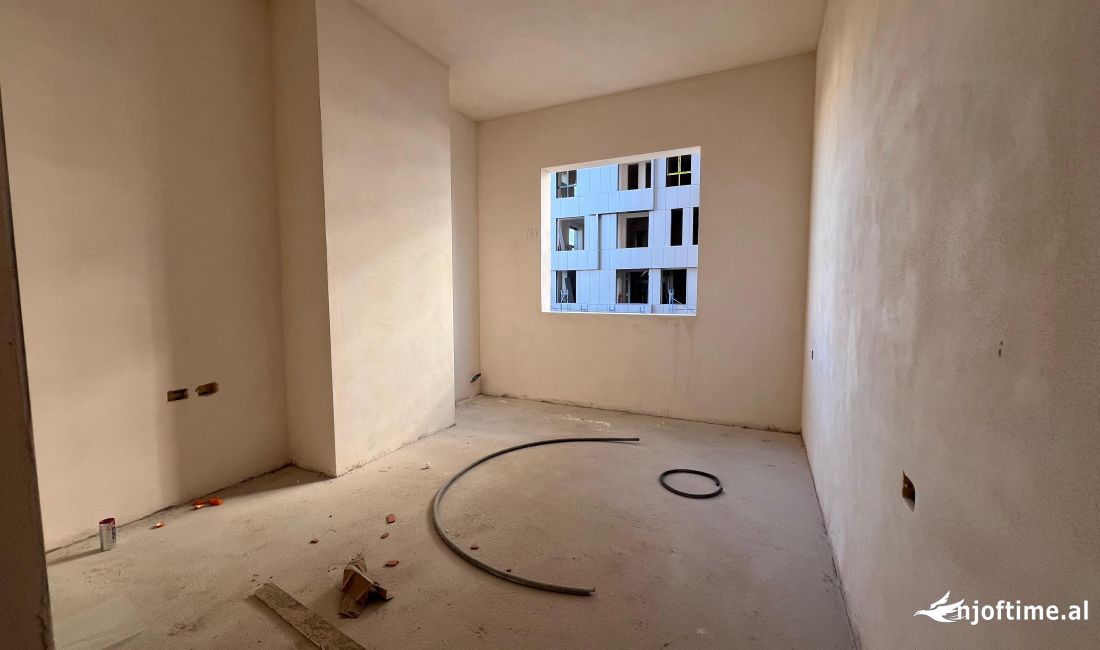 Shtepi ne shitje Apartament ne Tirane, 2+1, Mobilimi Bosh, pa mobiluar, Pagesa 364,000  Euro.