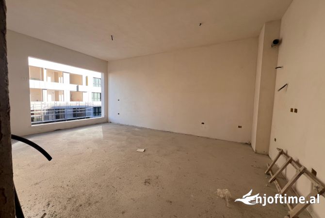 Shtepi ne shitje Apartament ne Tirane, 2+1, Mobilimi Bosh, pa mobiluar, Pagesa 364,000  Euro.
