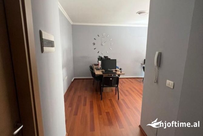 Shtepi me qera 3+1 ne Tirane - 1,200 Euro