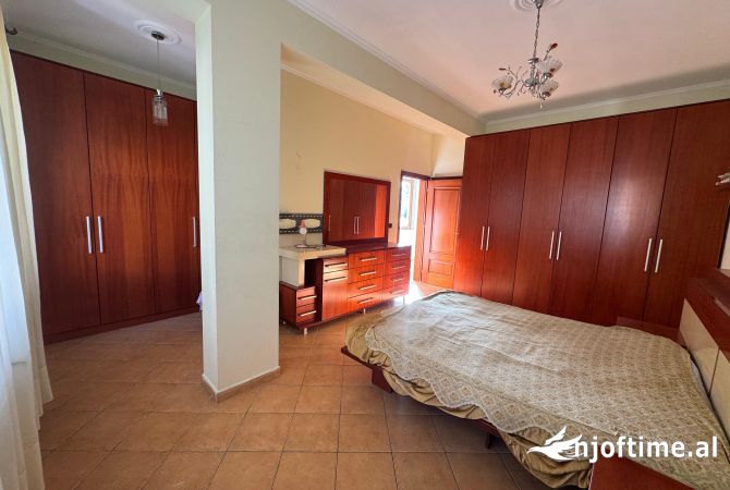 Ambient biznesi me qera 1+1 ne Tirane - 2,500 Euro