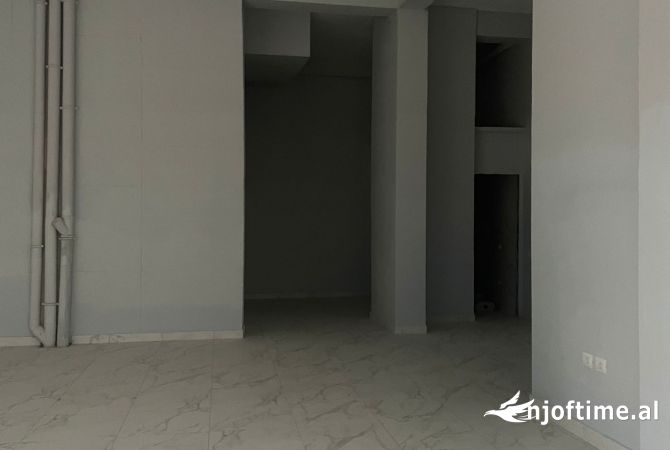 Ambient biznesi me qera 1+1 ne Tirane - 2,500 Euro