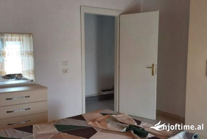 Shtepi me qera 2+1 ne Tirane - 450 Euro