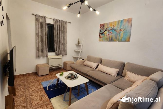 Shtepi me qera 2+1 ne Tirane - 450 Euro