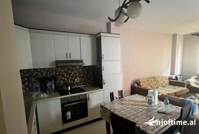 Shtepi me qera 2+1 ne Tirane - 450 Euro