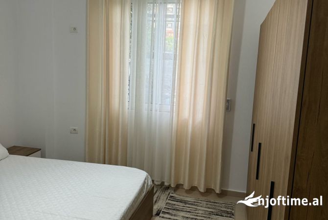 Shtepi me qera Apartament ne Tirane, 1+1, Mobilimi E mobiluar, Pagesa 500  Euro.