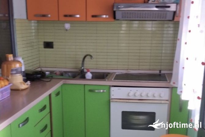 Shtepi me qera Apartament ne Tirane, 2+1, Mobilimi E mobiluar, Pagesa 500  Euro.