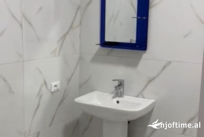 Shtepi me qera 2+1 ne Tirane - 35,000 Leke