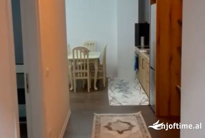 Shtepi me qera Apartament ne Tirane, 2+1, Mobilimi E mobiluar, Pagesa 35,000  Leke.