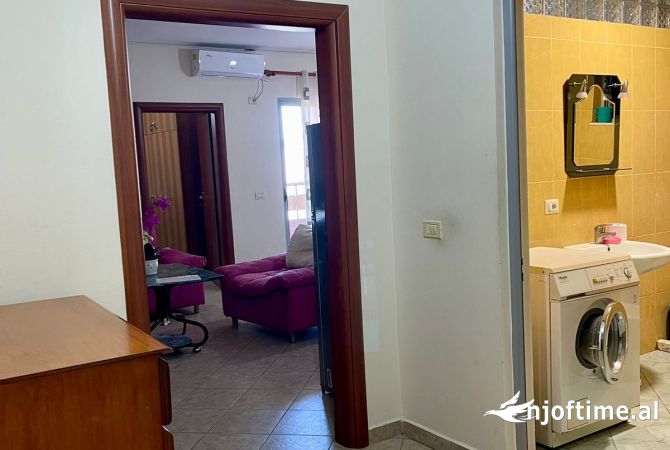 Shtepi me qera Apartament ne Tirane, 1+1, Mobilimi E mobiluar, Pagesa 45,000  Leke.