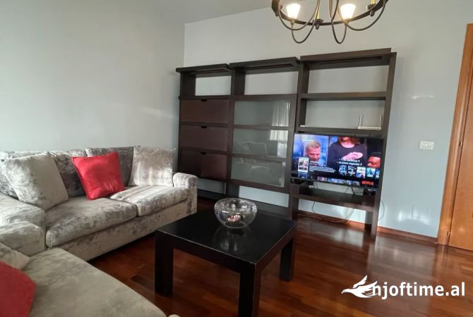 Shtepi me qera 2+1 ne Tirane - 700 Euro
