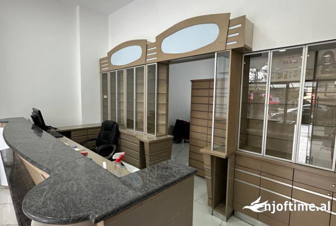 Ambient biznesi me qera 1+1 ne Tirane - 50,000 Leke