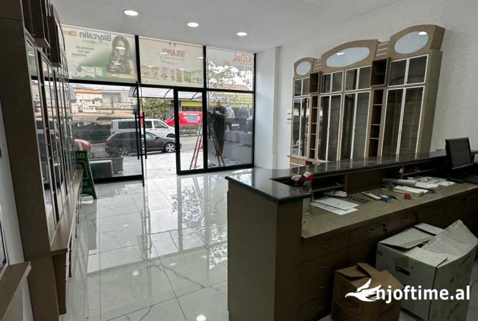 Ambient biznesi me qera 1+1 ne Tirane - 50,000 Leke