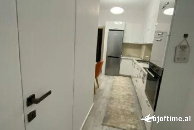 Shtepi me qera Apartament ne Tirane, 2+1, Mobilimi E mobiluar, Pagesa 700  Euro.