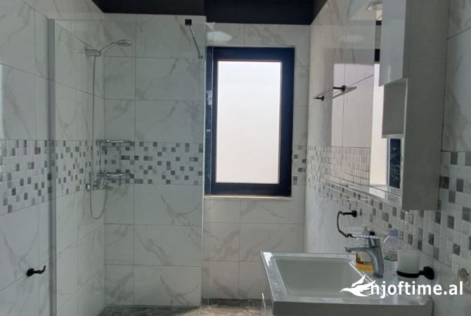 Shtepi me qera Apartament ne Tirane, 1+1, Mobilimi Bosh, pa mobiluar, Pagesa 550  Euro.