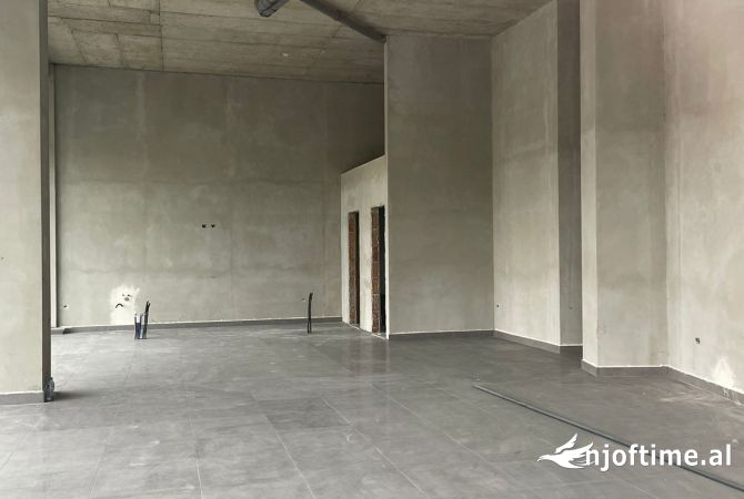 Jepet me qera ambient biznesi ne Astir, rruge Kryesore/ 2000 euro