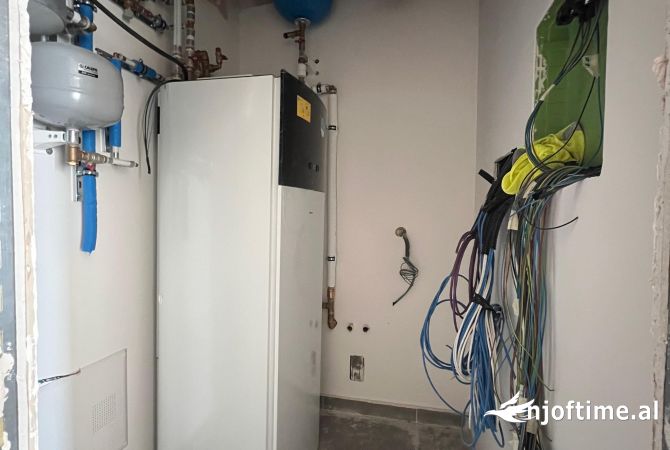 Shtepi ne shitje Apartament ne Tirane, 2+1, Mobilimi Bosh, pa mobiluar, Pagesa 706,560  Euro.