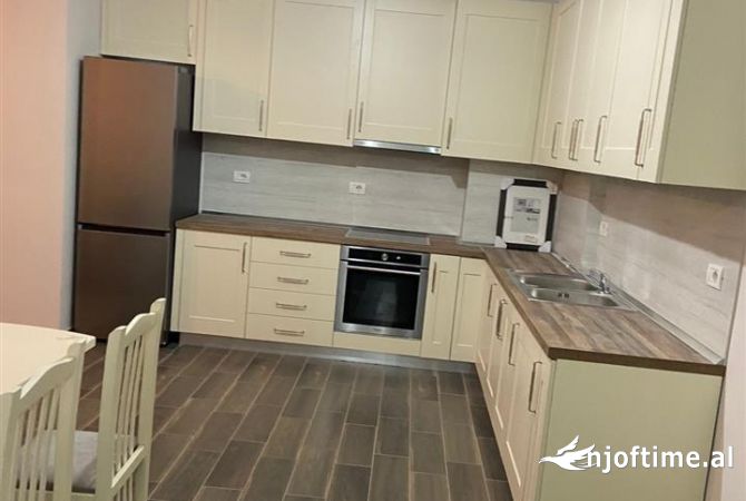 Shtepi me qera 2+1 ne Tirane - 55,000 Leke
