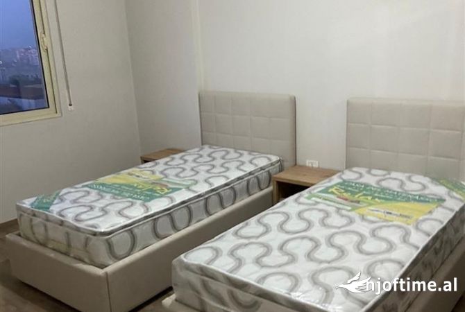 Shtepi me qera Apartament ne Tirane, 2+1, Mobilimi E mobiluar, Pagesa 55,000  Leke.