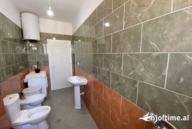 Shtepi me qera 2+1 ne Tirane - 450 Euro