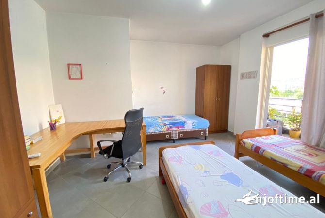 Shtepi me qera Apartament ne Tirane, 2+1, Mobilimi E mobiluar, Pagesa 450  Euro.