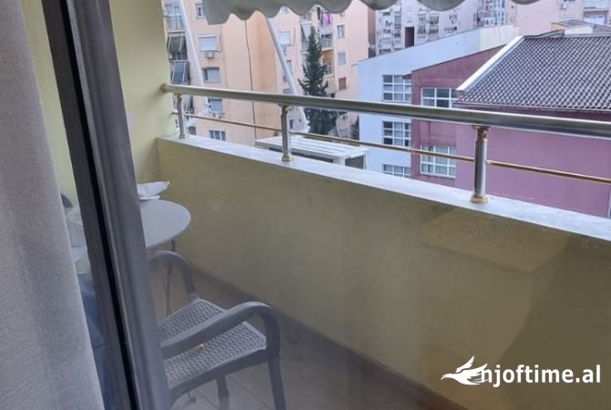 Shtepi me qera Apartament ne Tirane, 2+1, Mobilimi E mobiluar, Pagesa 600  Euro.