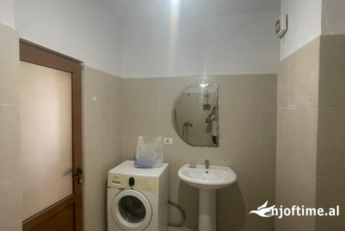Shtepi me qera 1+1 ne Tirane - 35,000 Leke