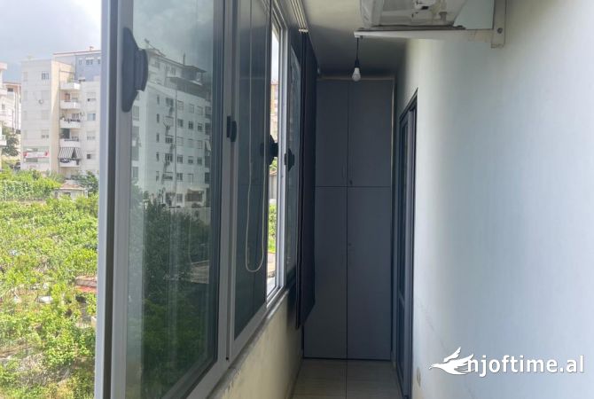 Shtepi me qera Apartament ne Tirane, 1+1, Mobilimi E mobiluar, Pagesa 35,000  Leke.
