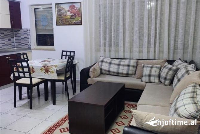 Shtepi me qera 2+1 ne Tirane - 550 Euro